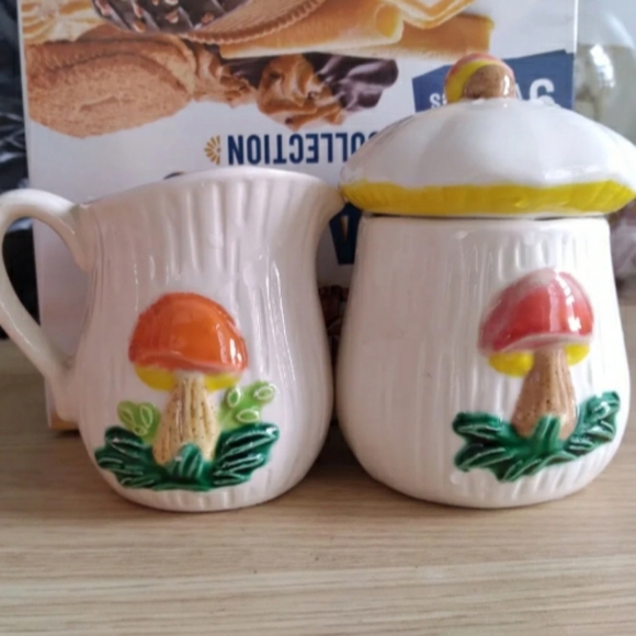 3 Vintage mushroom containers - Picture 2 of 4